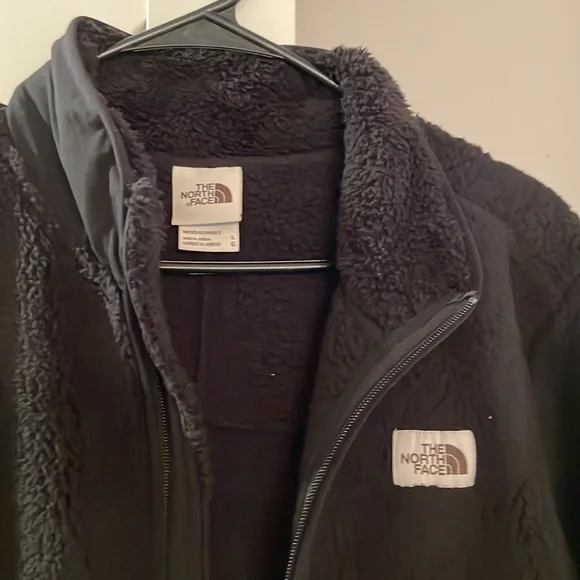 Men’s Northface jacket - Picture 2 of 3